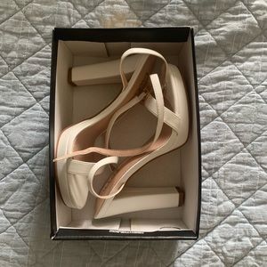 Brand new lulus heels
